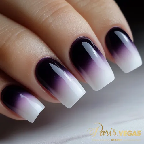 Roxo unhas com efeito ombré e esmalte escuro, manicure elegante e sofisticada em Moema, São Paulo.