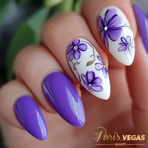 Esmaltação design floral, manicure elegante e delicada em Moema, Paris e Vegas Beauty.