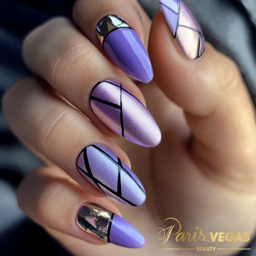 Roxo unhas com design geométrico, manicure arrojada e sofisticada em Moema, Paris e Vegas Beauty.