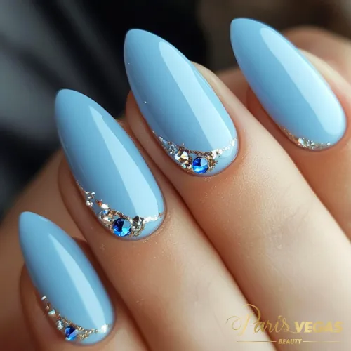 Esmalte azul com pedrarias em Moema – encontre a opção perfeita de unha de gel perto de mim para um visual elegante e sofisticado.