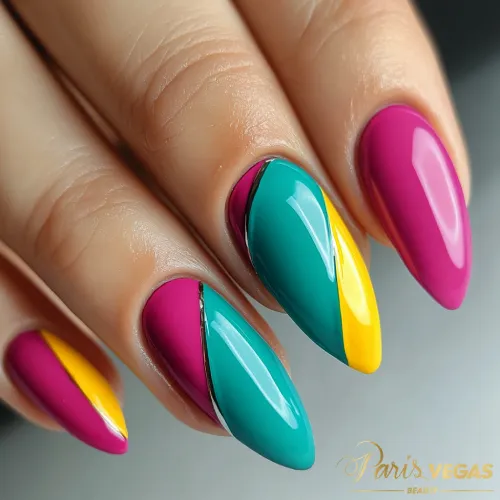 Unhas coloridas com abundância de cores, feitas por designer de unhas em São Paulo.