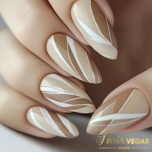 Unhas nude com mix de formas e tonalidades feitas por nail designer perto de mim.